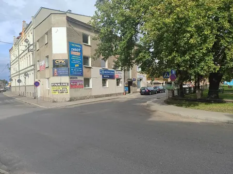 Wejście do budynku – widok z ulicy